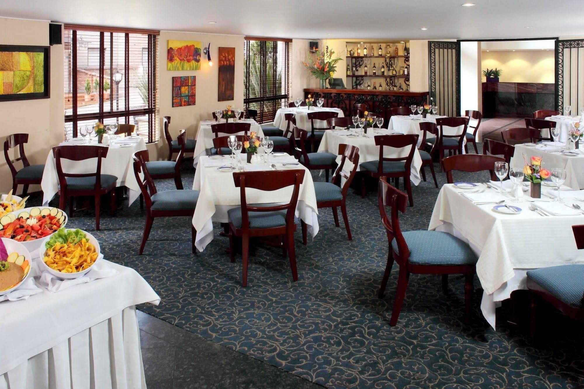 Hotel Estelar Suites Jones Bogotá Restaurant bilde
