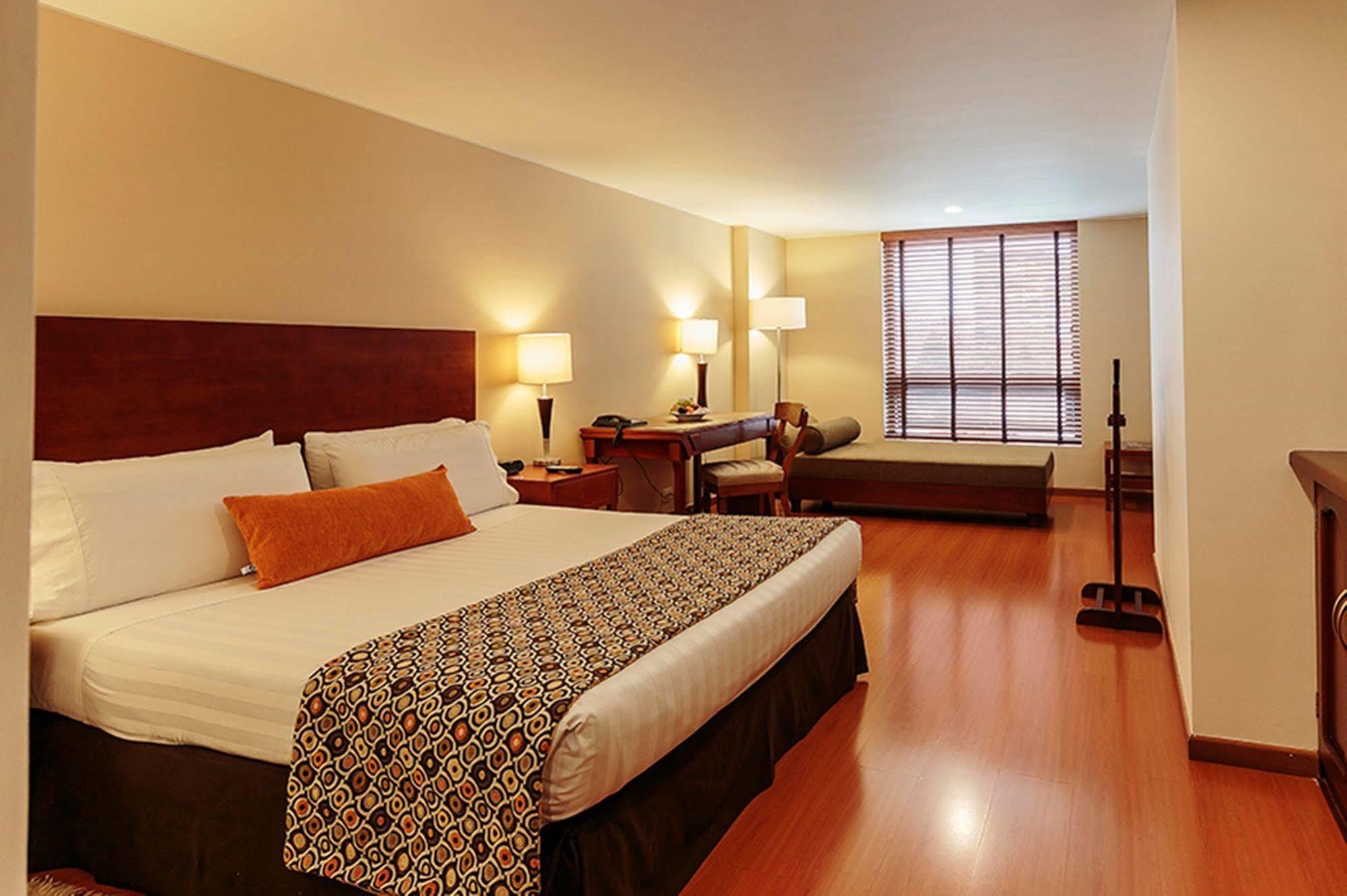 Hotel Estelar Suites Jones Bogotá Eksteriør bilde