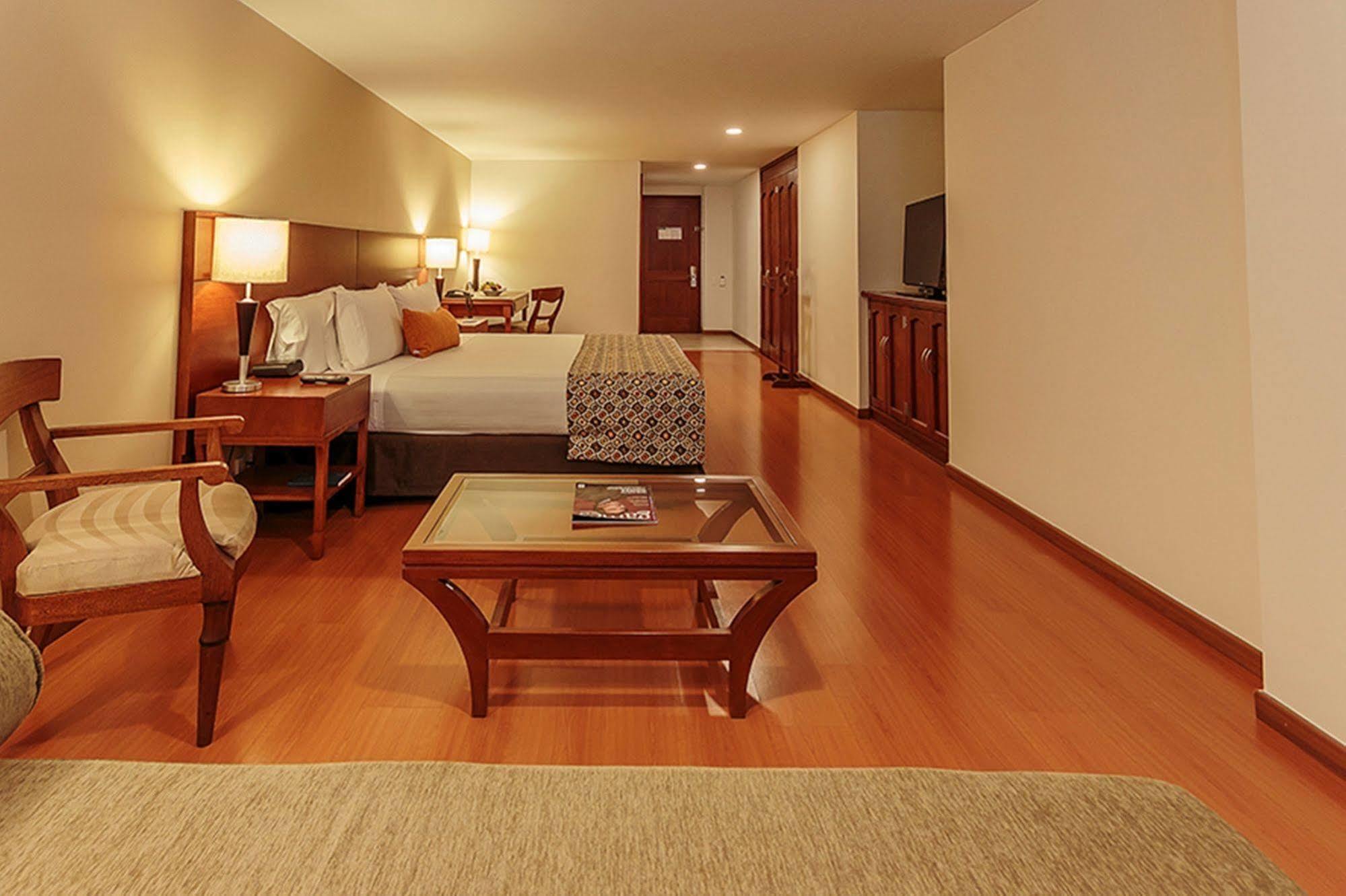 Hotel Estelar Suites Jones Bogotá Eksteriør bilde