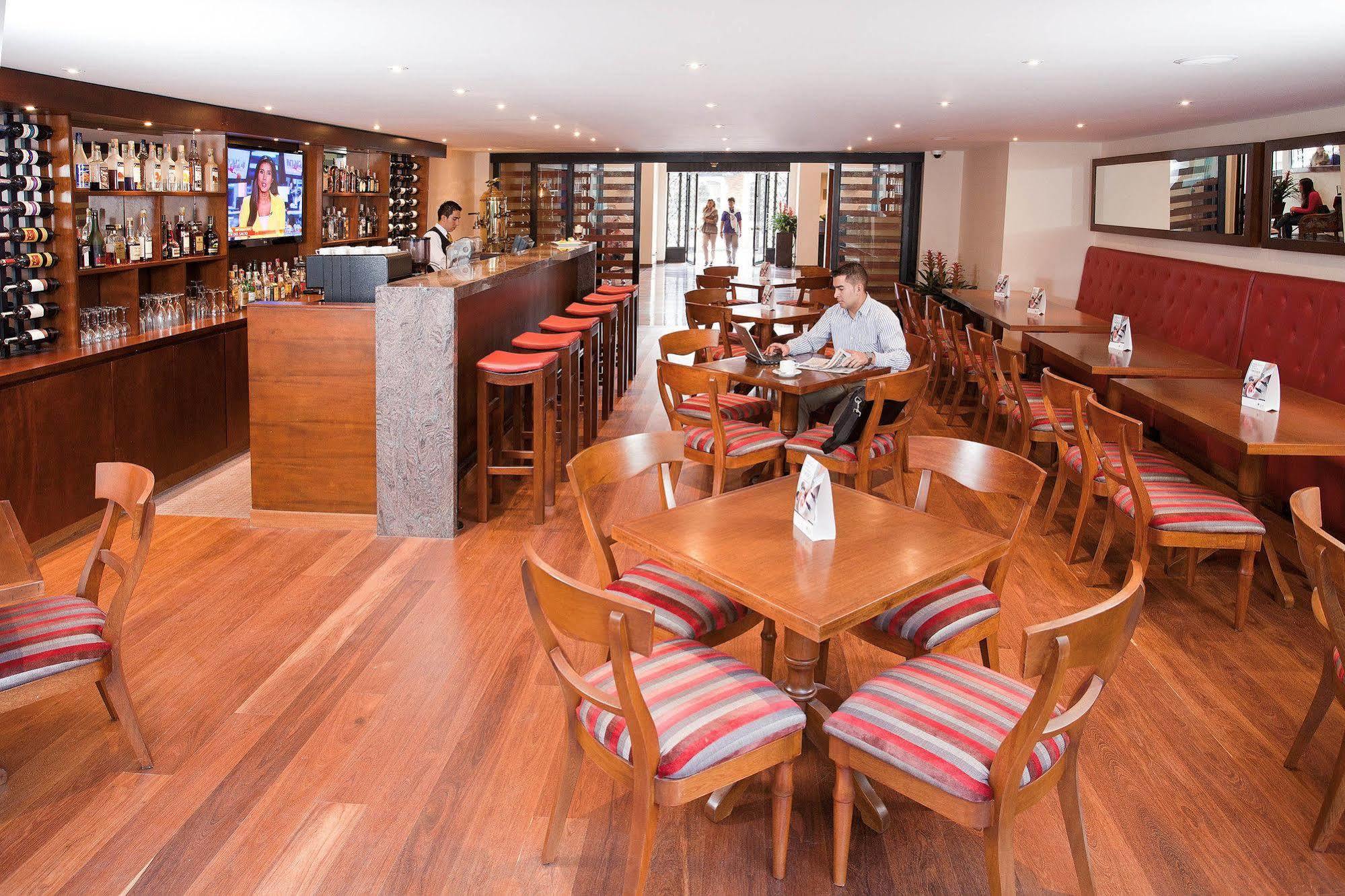 Hotel Estelar Suites Jones Bogotá Eksteriør bilde