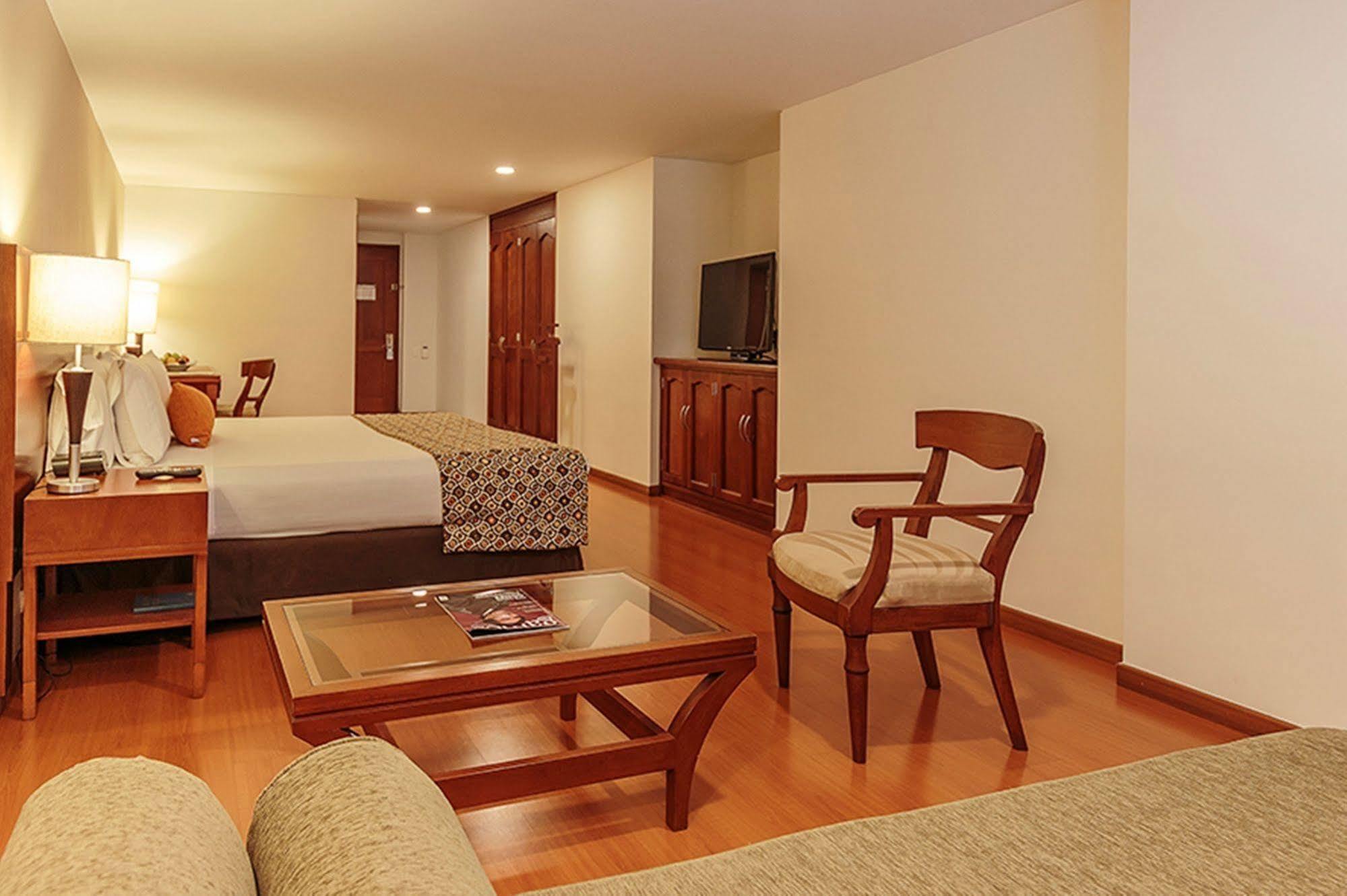 Hotel Estelar Suites Jones Bogotá Eksteriør bilde